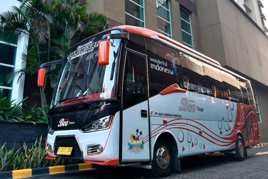 Sewa Medium Bus Pariwisata Depok